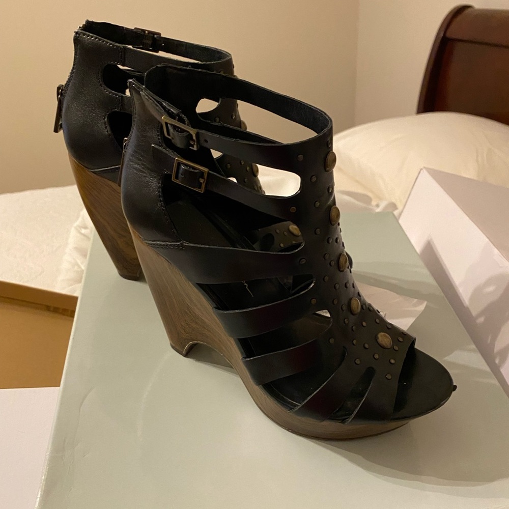 Jessica Simpson platforms - Picture 2 of 7